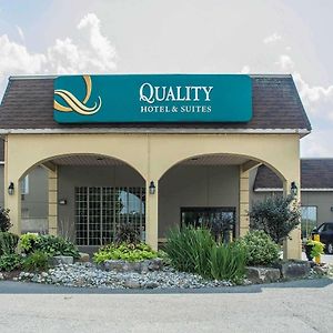 Quality Hotel & Suites Woodstock